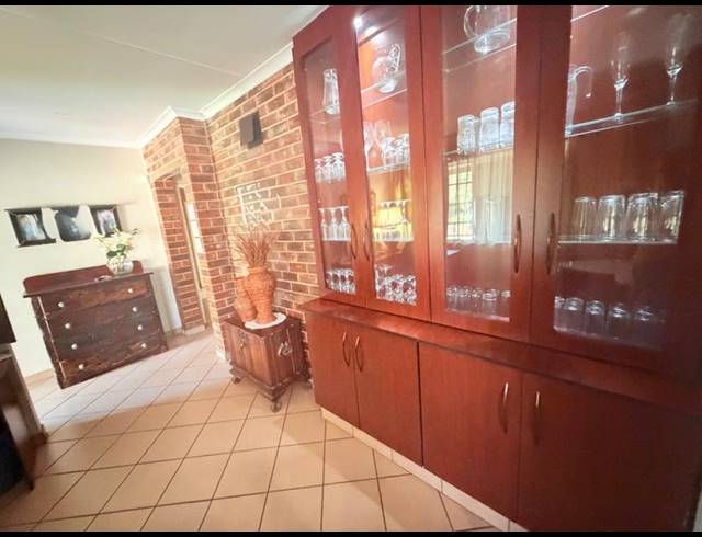 3 BEDROOM HOUSE FOR SALE IN VANDERBIJLPARK SE 6